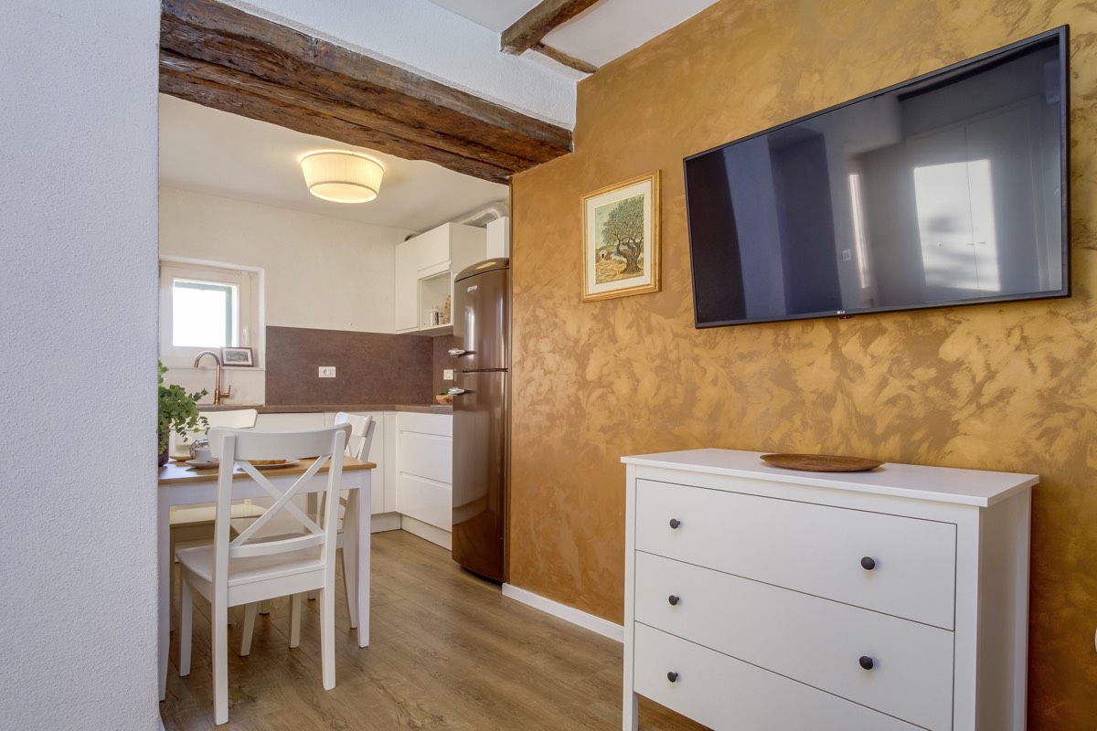 casa-rustica-apartment-bronze-mali-losinj-croatia 07